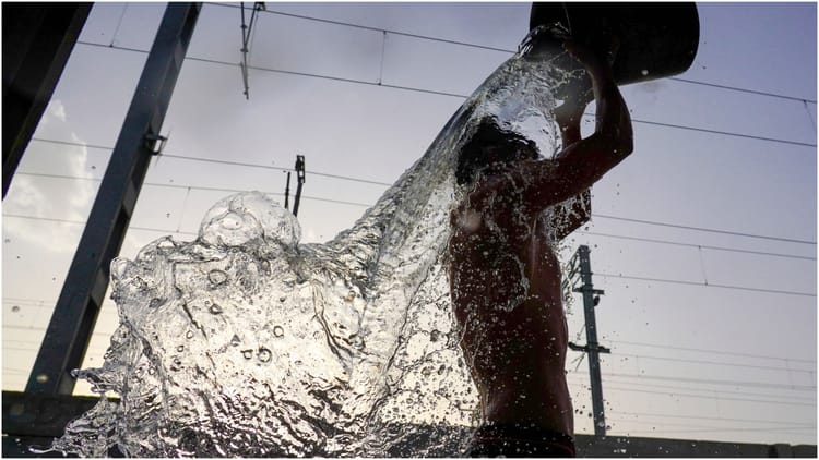 Bihar Weather News: पटना, गया, भागलपुर समेत 19 जिलों में गर्मी से लोग परेशान; इन इलाकों में बारिश का अलर्ट