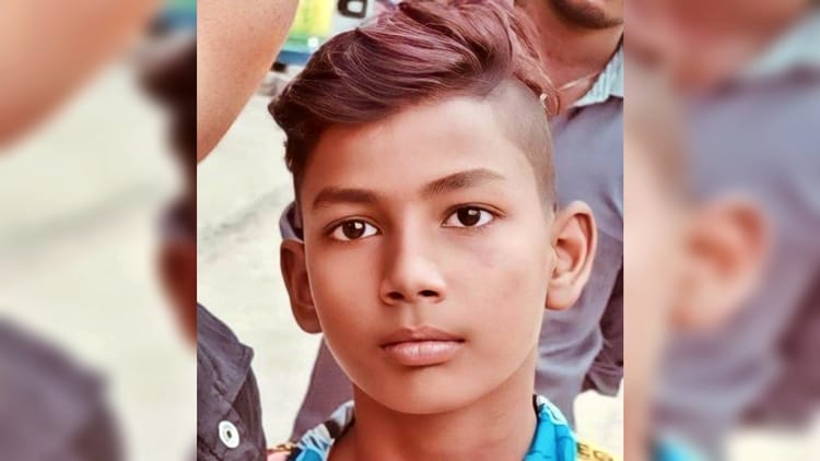 Bihar News: गंगा नहाने गए नाबालिग की डूबने से मौत, किनारे ही पड़े मिले साइकिल और कपड़े; परिजनों में छाया मातम