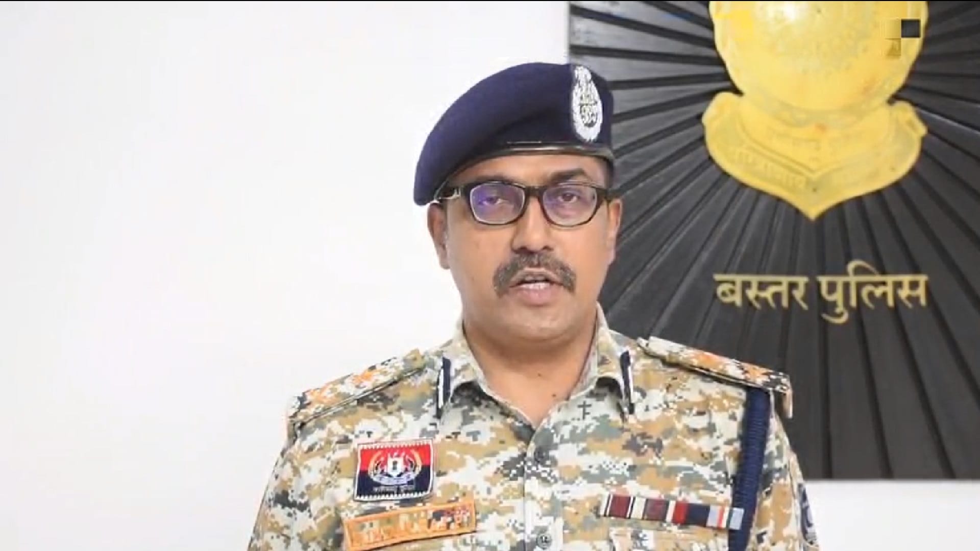 बस्तर संभाग के पुलिस महानिरीक्षक  सुंदरराज पी