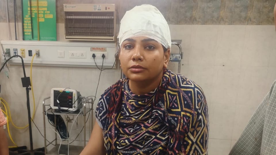 Husband beat up his wife with cricket bat she got 30 stitches on her head Ambala news