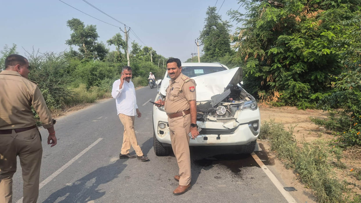 Farrukhabad: Higher Education Minister of State Rajni Tiwari's car collided with Nilgai