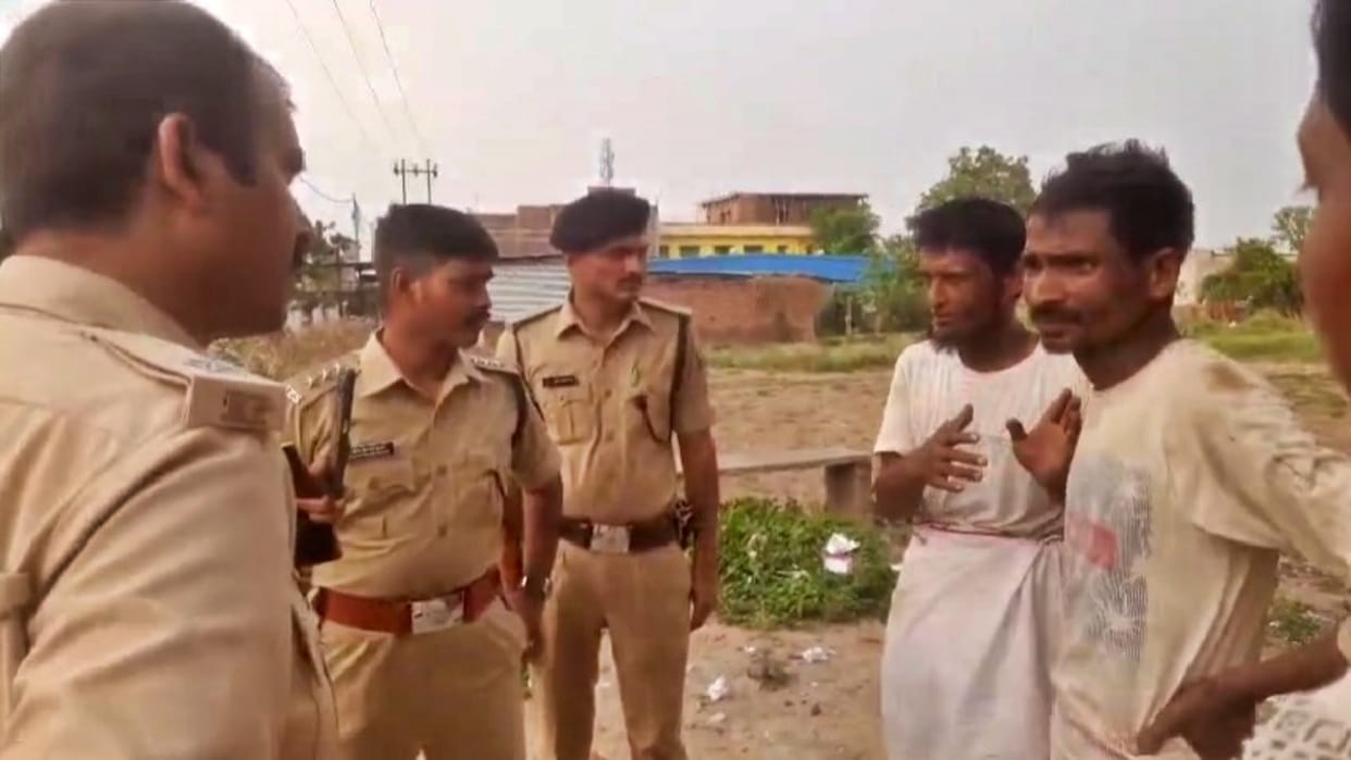 Rohtas News: Brother-in-law attacked with knives after firing bullets on suspicion of illicit relationship