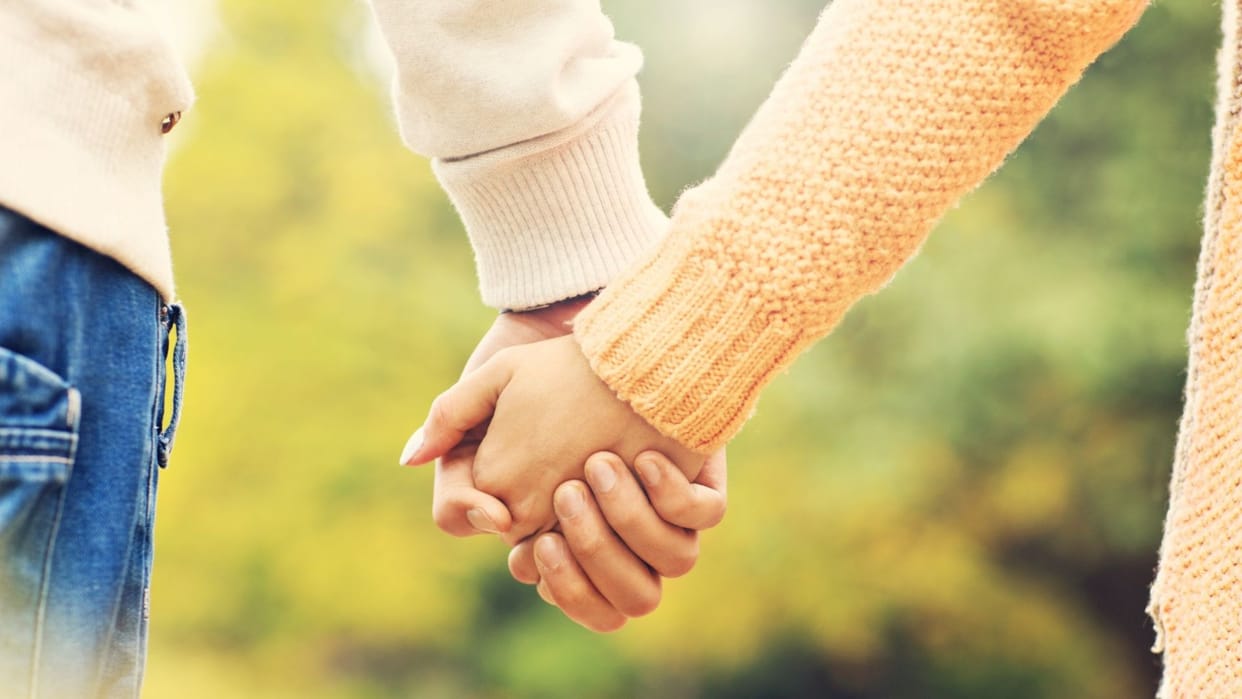 The girls fell in love with each other, met at a wedding and then started talking on the phone