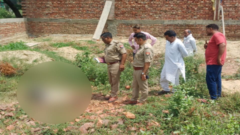 Meerut: Body of a young man found in suspicious circumstances on Meerut-Baghpat road, injury marks on the head