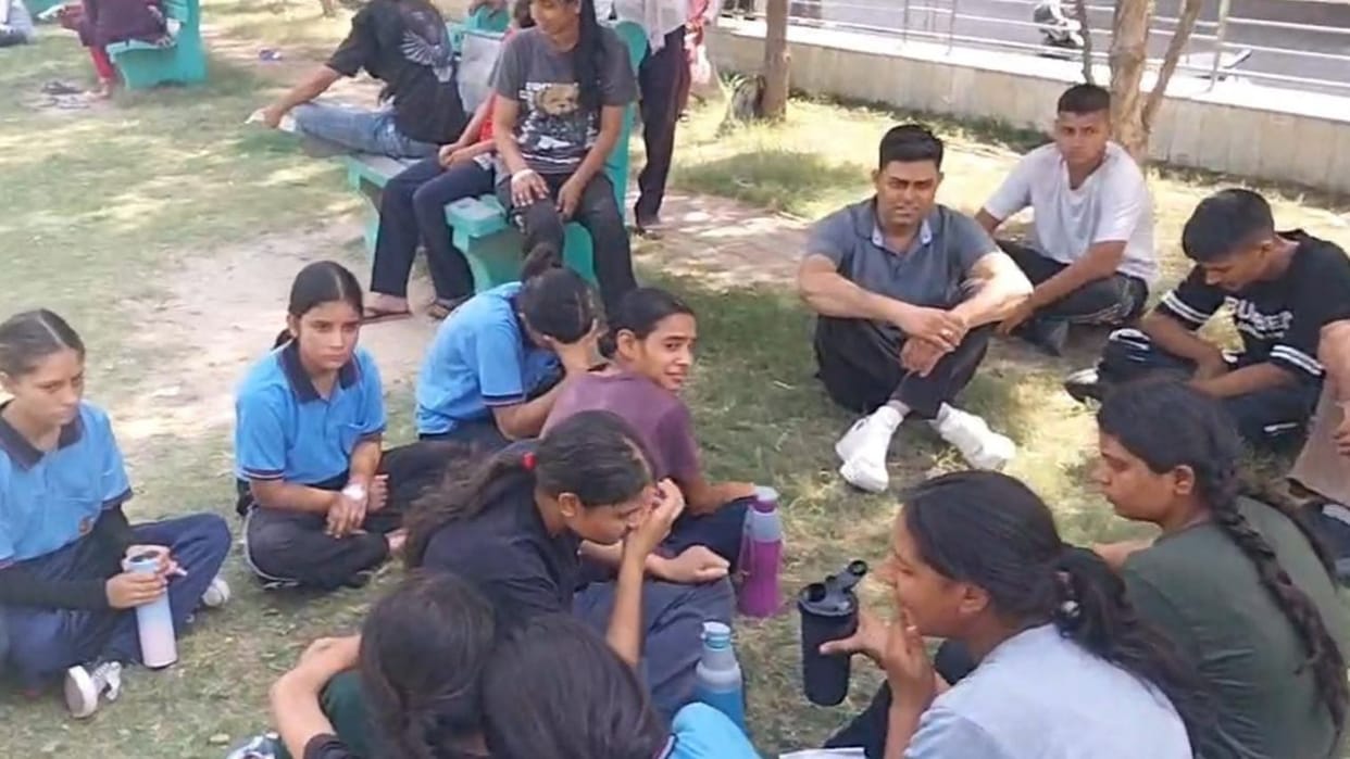 Himachal 14 children fell ill in Una incident happened during the NCC camp going on in JNV Pekhubela