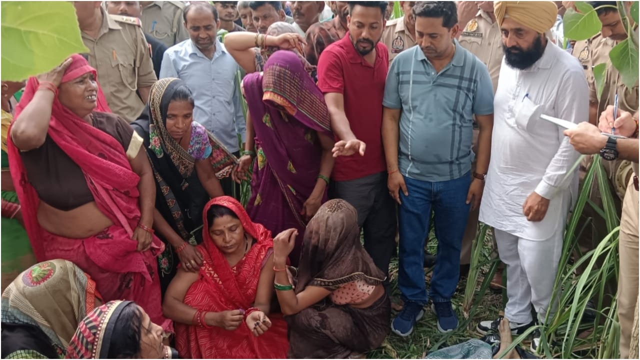 tiger killed the son the father cried as he lost his support in old age in Pilibhit