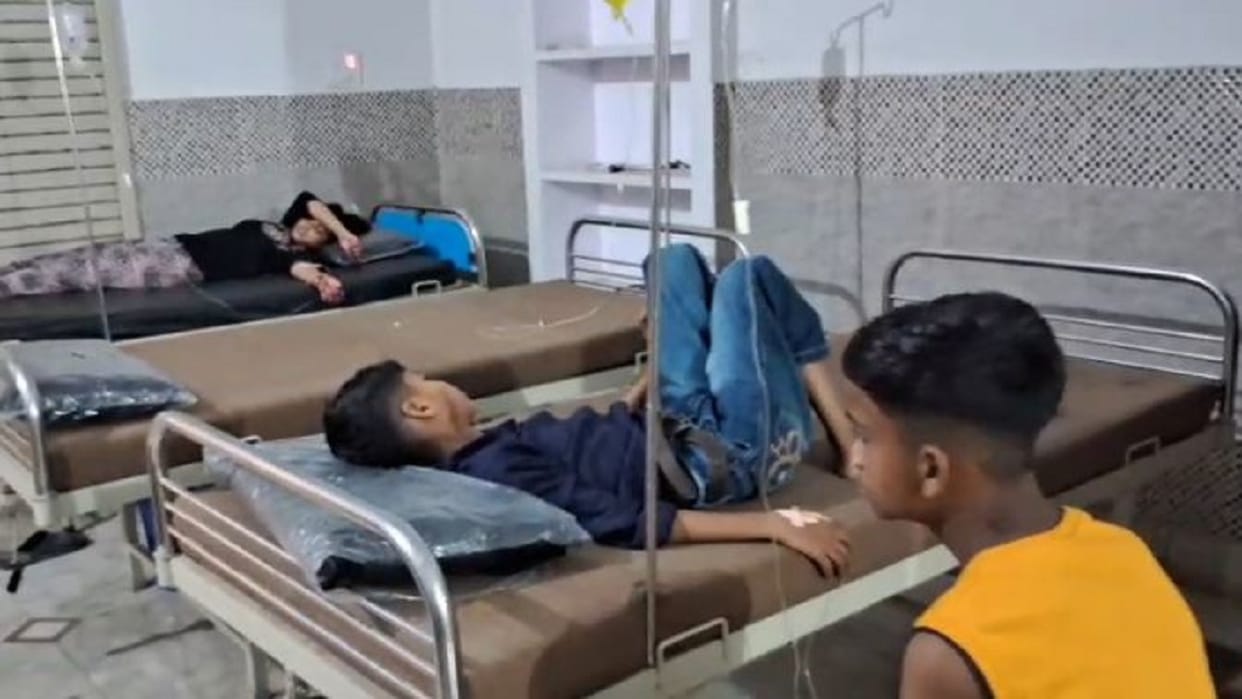 25 baraatis condition deteriorated after eating food in the wedding in Budaun