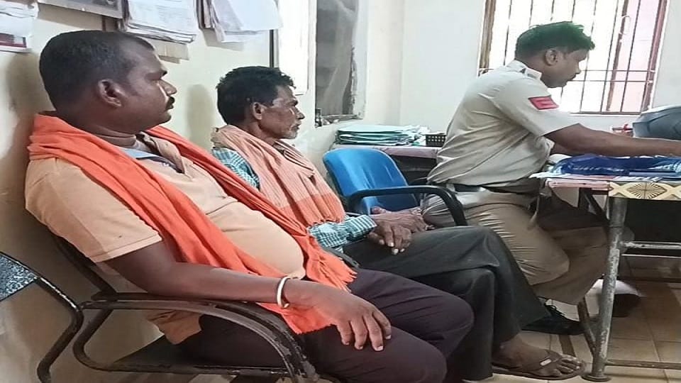 Villager murdered on suspicion of setting fire to orchard family mourns in Korba