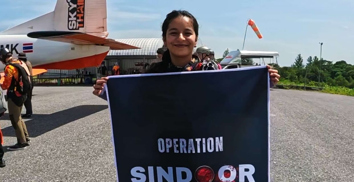 Anamika Sharma hoisted the flag of 'Operation Sindoor' from a height of 12,000 feet