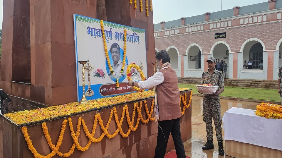 एएसपी को श्रद्धांजलि