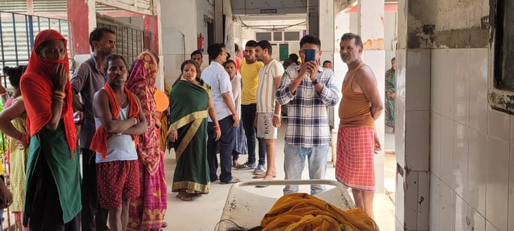 Bihar News: संदिग्ध अवस्था में महिला की हुई मौत, गले और पैर में चोट के गहरे निशान मिले; पुलिस जांच में जुटी