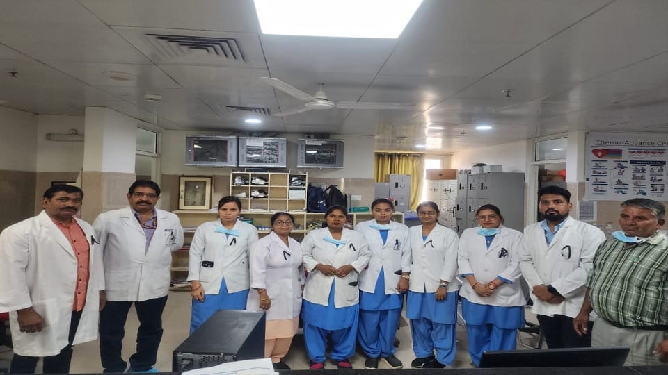 Nursing staff protested against 80:20 ratio rule wore black bands during work