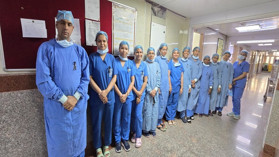 Nursing staff protested against 80:20 ratio rule wore black bands during work
