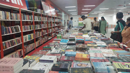 Kanpur: Book fairs organized at three underground metro stations
