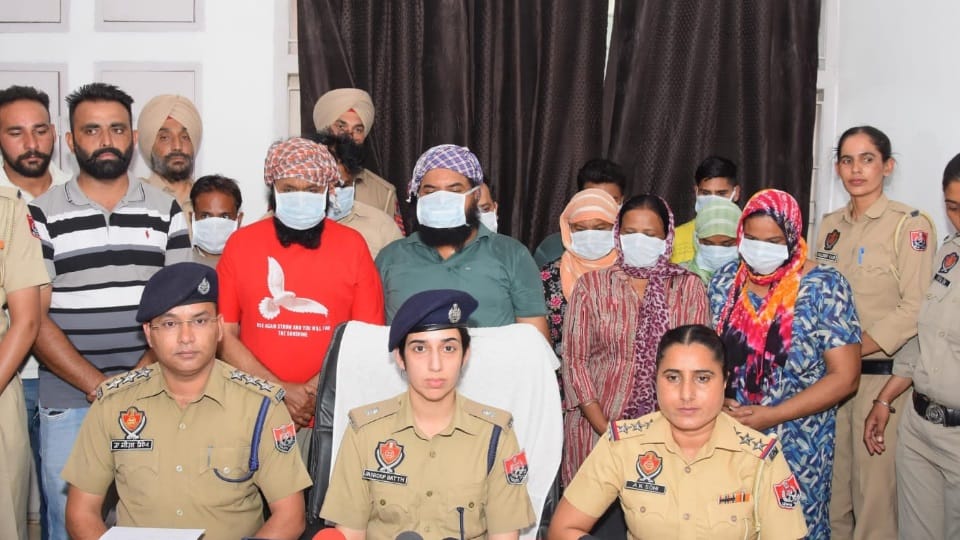 Amritsar Police arrested 12 members of honey trap gang