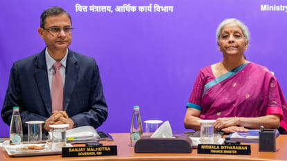 संजय मल्होत्रा