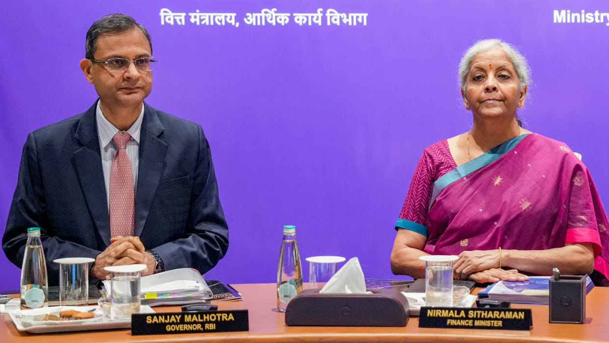 Banks should return unclaimed amount quickly, KYC should be simplified, Finance Minister gave big instructions