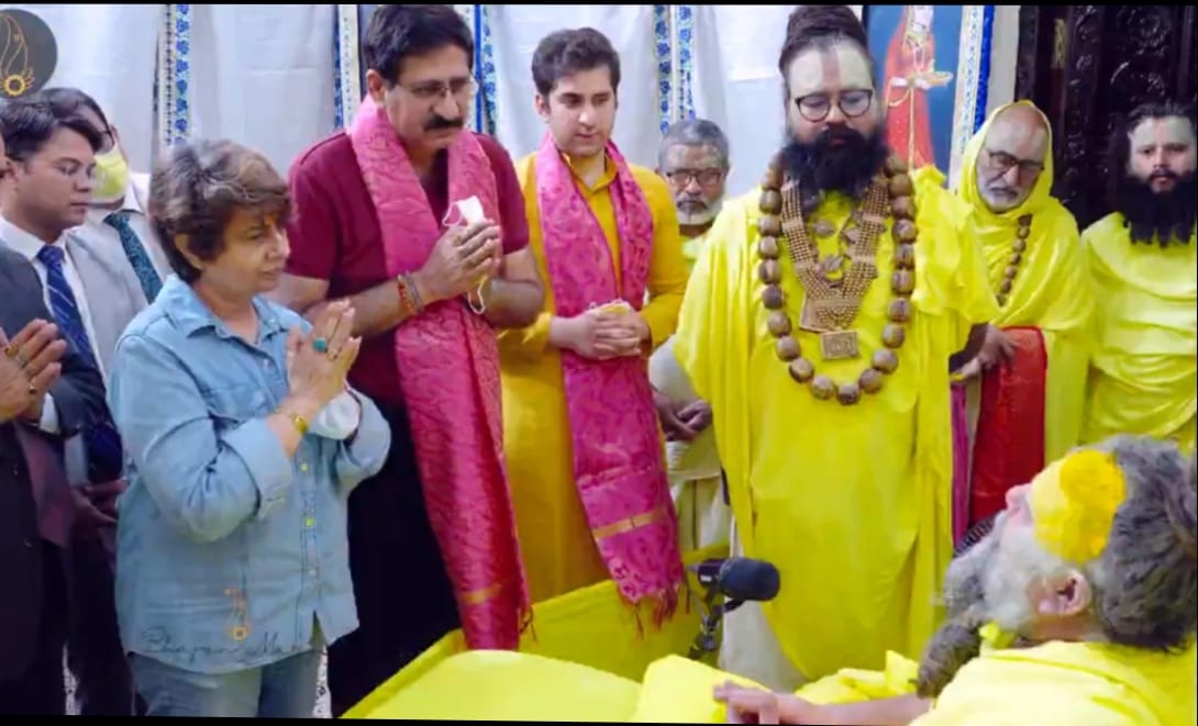 Madhya Pradesh High Court Chief Justice Sanjeev Sachdeva met Saint Premananda Maharaj in vrindavan