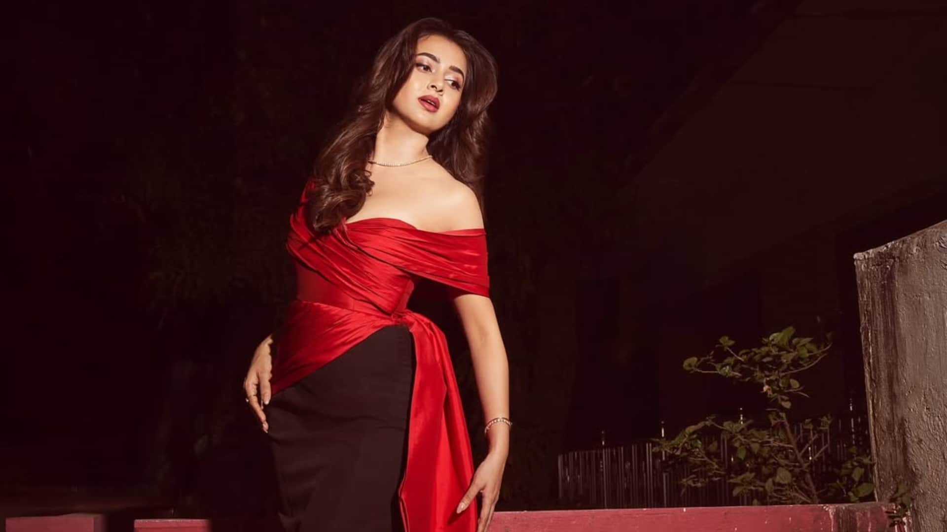 Tejasswi Prakash Wayangankar celebrated her birthday is an Indian actress personal love life karan kundra