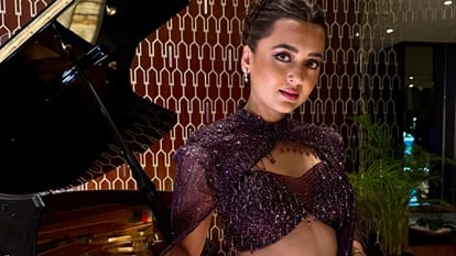 Naagin Actresses Fees Who Is The Highest Paid From Mouni Roy To Tejasswi Prakash Hina Khan Ada Khan