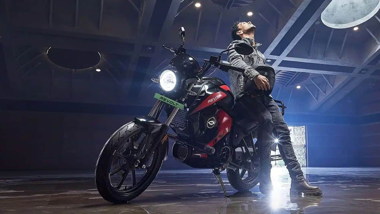 top 5 electric bikes in 2025 under price rage of up to 1 lakh ola roadster x revolt rv 1 oben rorr ez and more