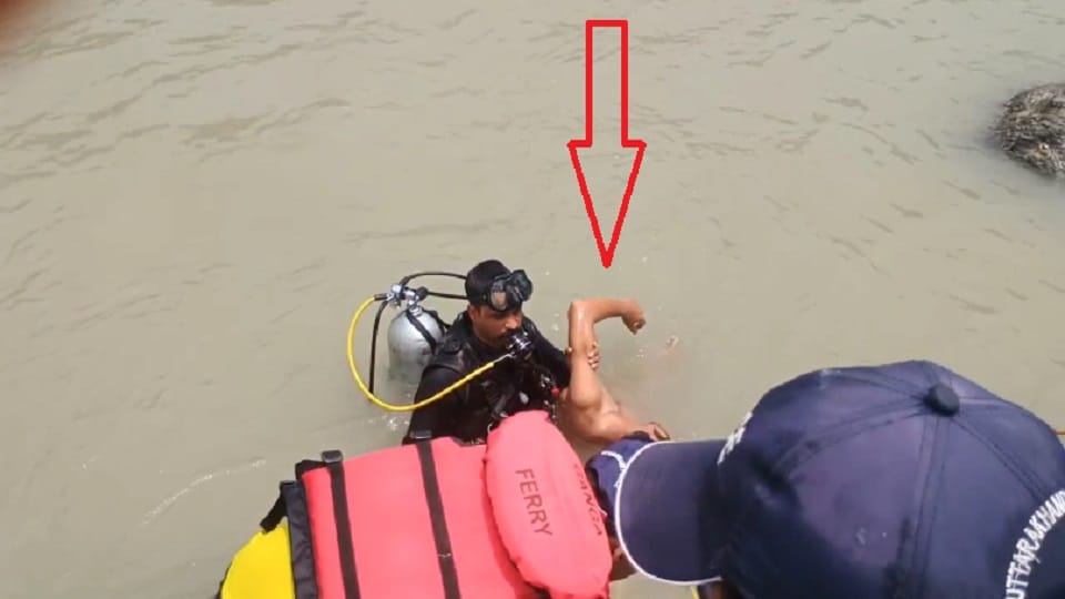 Two youths bathing in Ganga in Rishikesh drowned one died