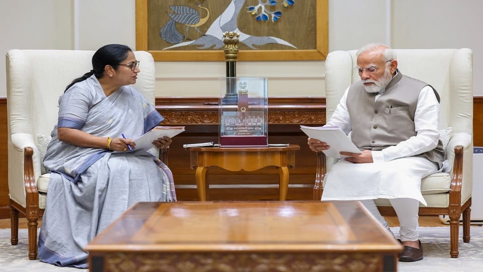 Delhi: CM Rekha Gupta met PM Modi, Emphasis on development and tourism