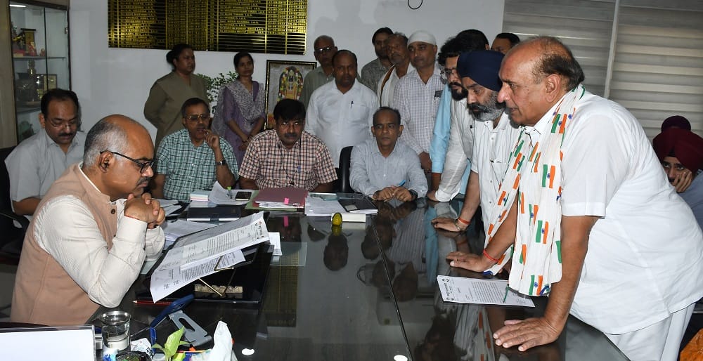 Kanpur Supply of sewer water in 12 mohallas of Govindnagar one lakh population troubled