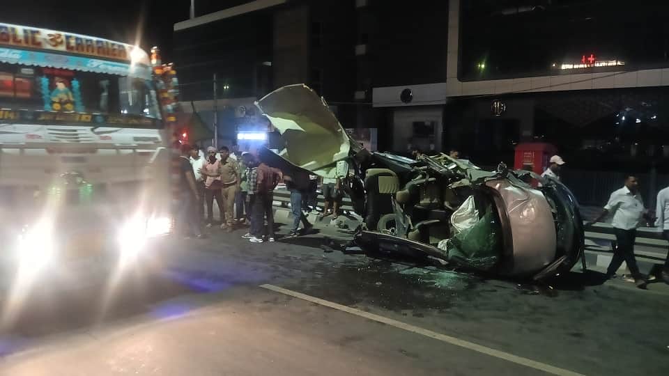 accident Tractor broke in the middle car was blown to pieces Nothing can keep up with the speed of the bus