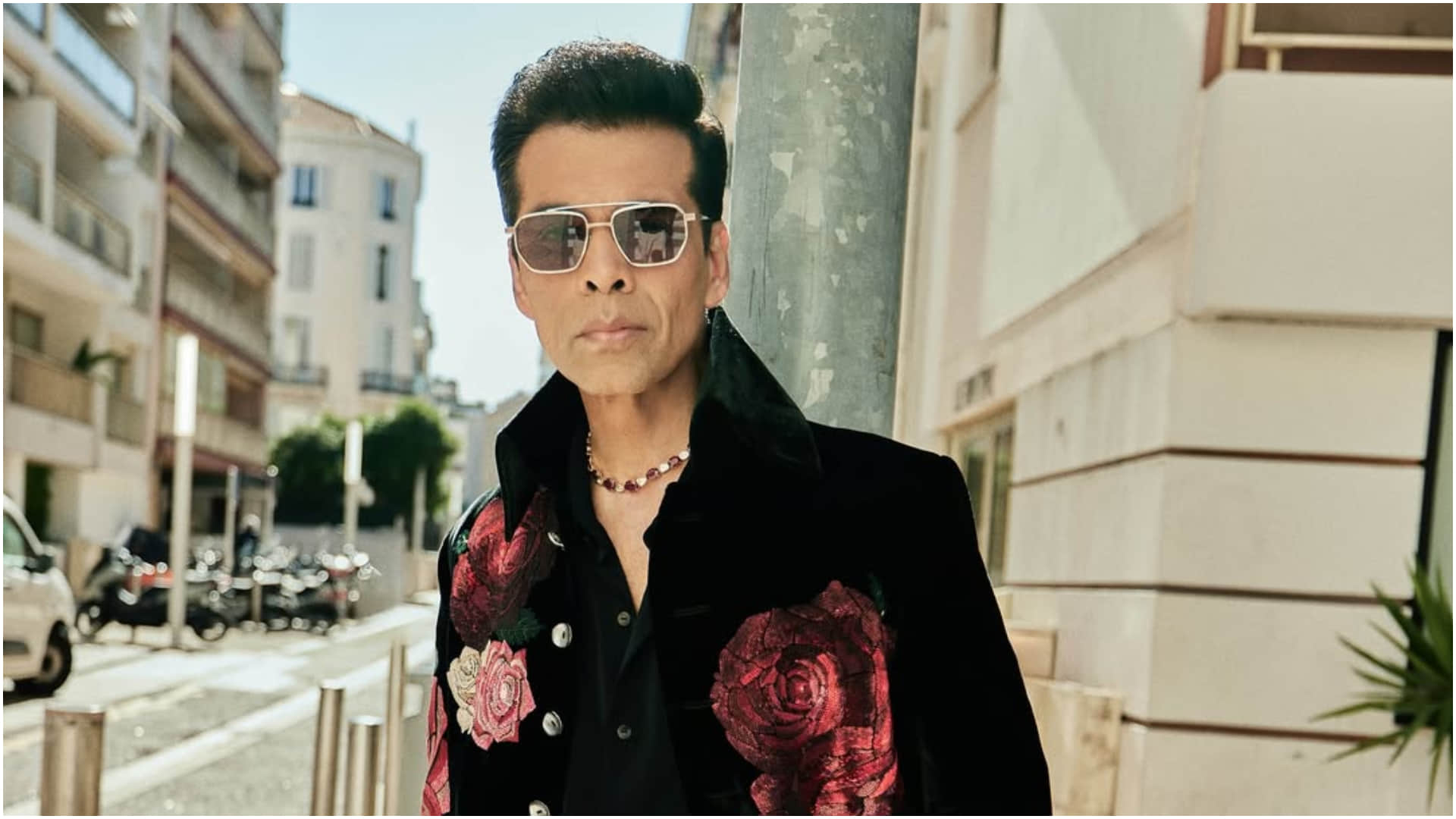 Karan Johar recalls Kajol would change sarees behind tree during DDLJ Did not have money