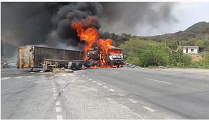 Rajsamand News: Three vehicles collided with each other in Delwara, all three caught fire