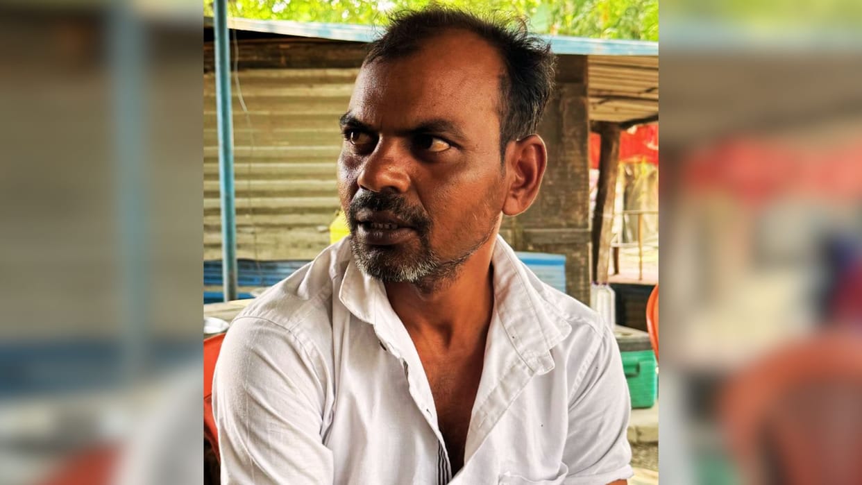 Story of young man being bitten by snake 14 times defeated death every time Mahesh yadav of Jaunpur