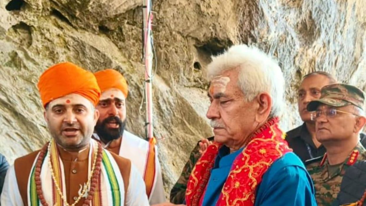 Amarnath Yatra 2025: Amarnath Yatra begins, Lieutenant Governor Manoj Sinha bows his head at the door of Baba