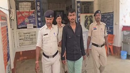 पुलिस की गिरफ्त में आरोपी
