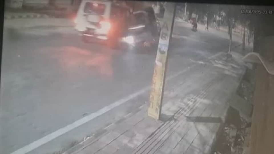 Uproar after death of Three injured youth in road accident in agra