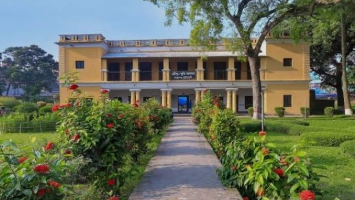 Mob vandalises Rabindranath Tagore's ancestral home in Bangladesh, probe committee formed