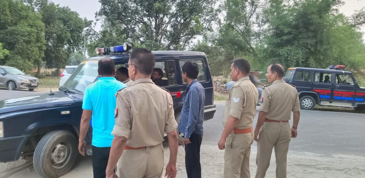 Bahraich: Rs 10 lakh looted from a businessman in broad daylight, three masked miscreants on a bike carried ou