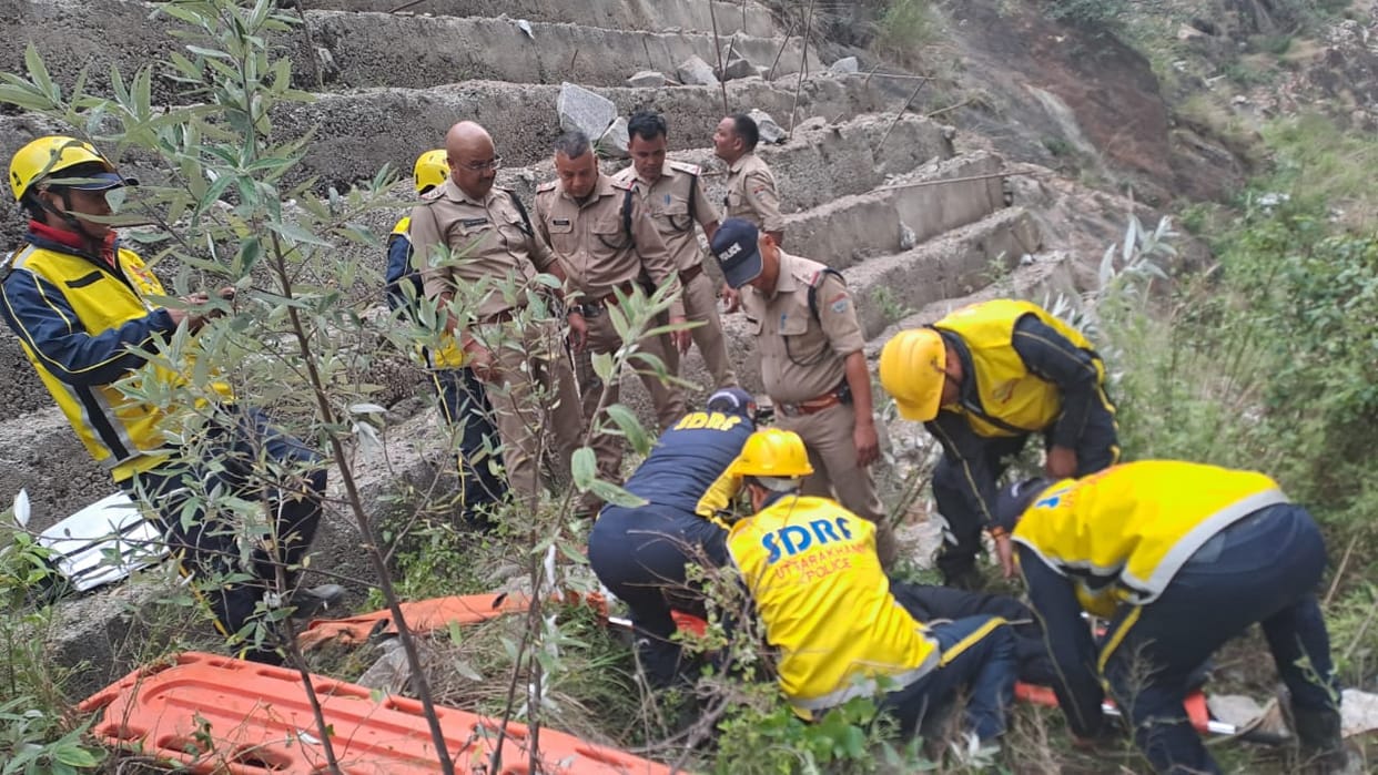 Badrinath Highway Accident Boulder fell on bike of two youths from Haryana both died after falling into ditch