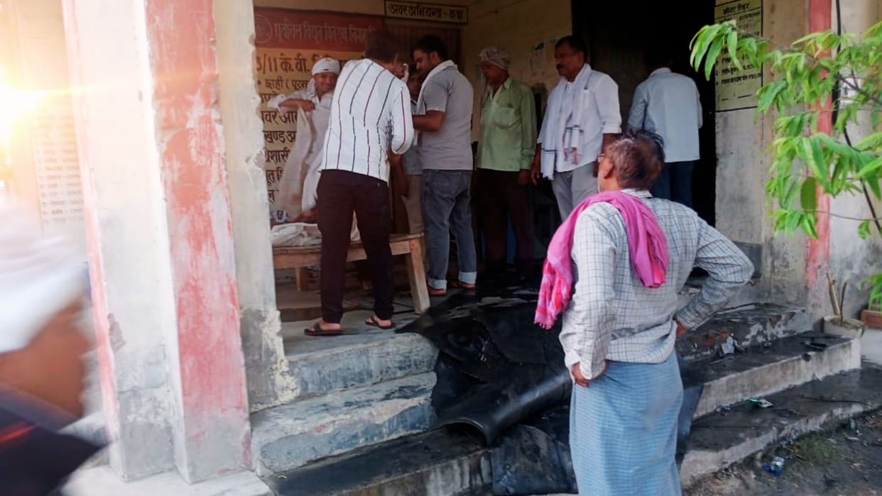Electricity Crisis power cuts from cities to villages in varanasi water problem increased tripping concern