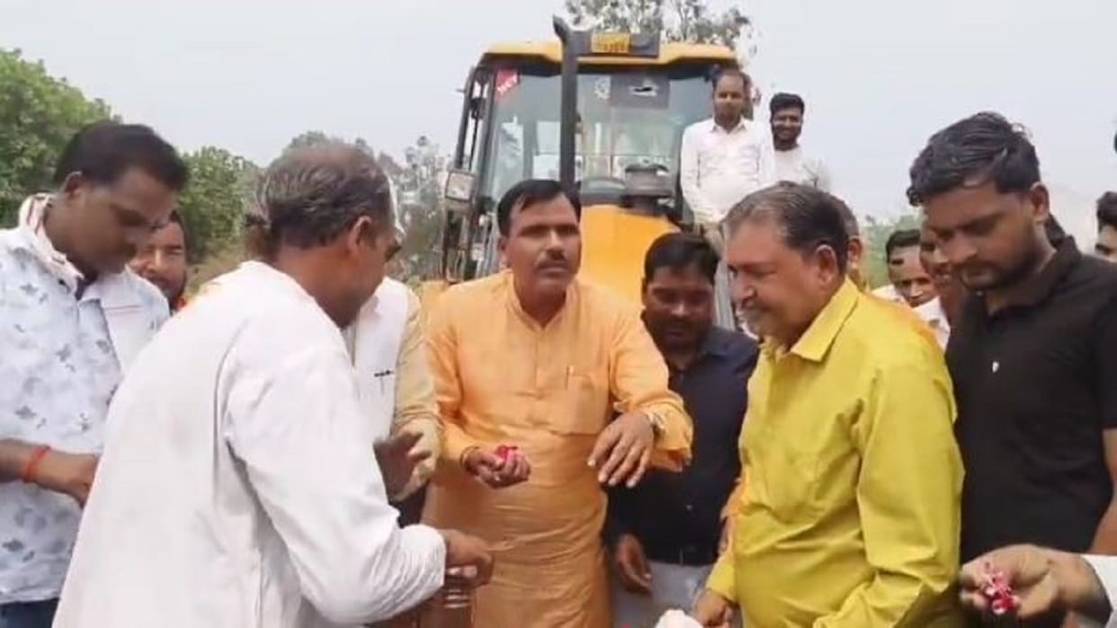 Excavation work started to revive the dry Bhainsi river in Shahjahanpur