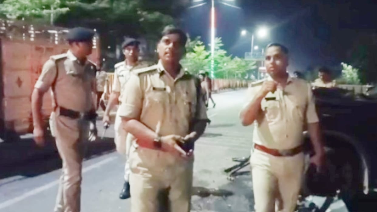 Bihar Police: Scorpio ran over three policemen on Atal Path in Patna, woman constable died;
