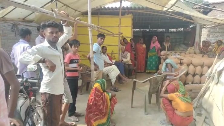 Bihar News: Muzaffarpur father fatally attacked innocent children: one died, other child condition critical