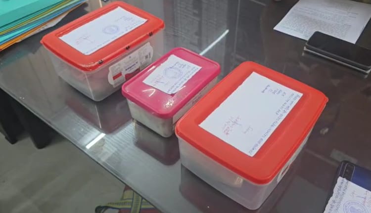 Bihar: पुलिस ने अंतरराज्यीय स्मैक तस्करी गिरोह का किया भंडाफोड़, डेढ़ किलो स्मैक के साथ तीन तस्कर गिरफ्तार