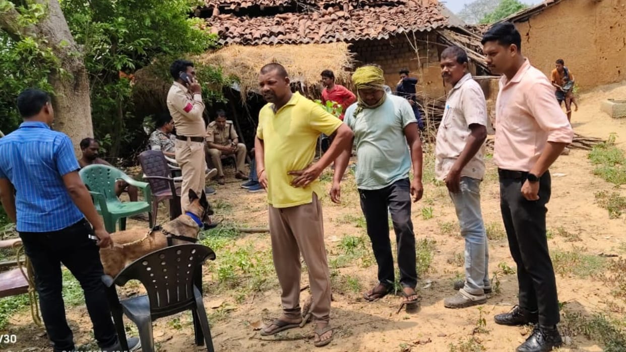 woman dead body found inside a house in Raigarh