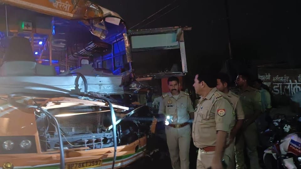 Sambhal: Roadways bus rams into DCM parked on the roadside, passengers start screaming, 14 passengers injured,