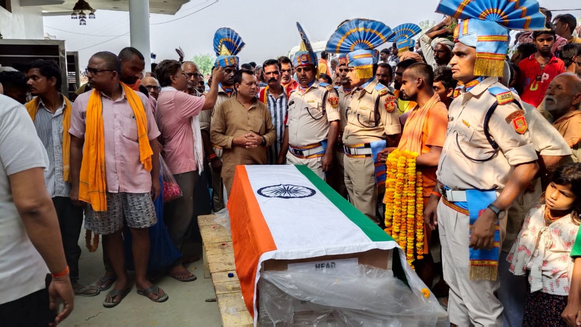 CRPF jawan Vinod Kumar Rai cremated with state honours in ballia