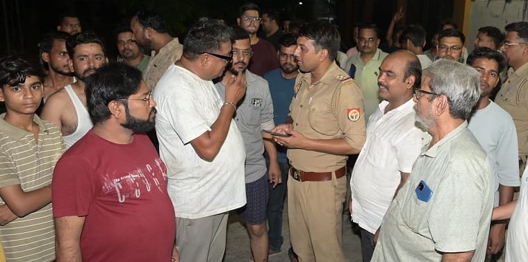 Kanpur Faults occurred in areas connected to 20 substation power was cut off for hours people created a ruckus