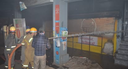 Kanpur Fire broke out in grocery warehouse due to short circuit explosions happen from oil and ghee canisters