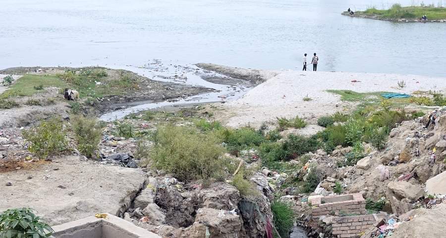 Kanpur 53 million liters of dirty water has been flowing into the Ganges every day for two months