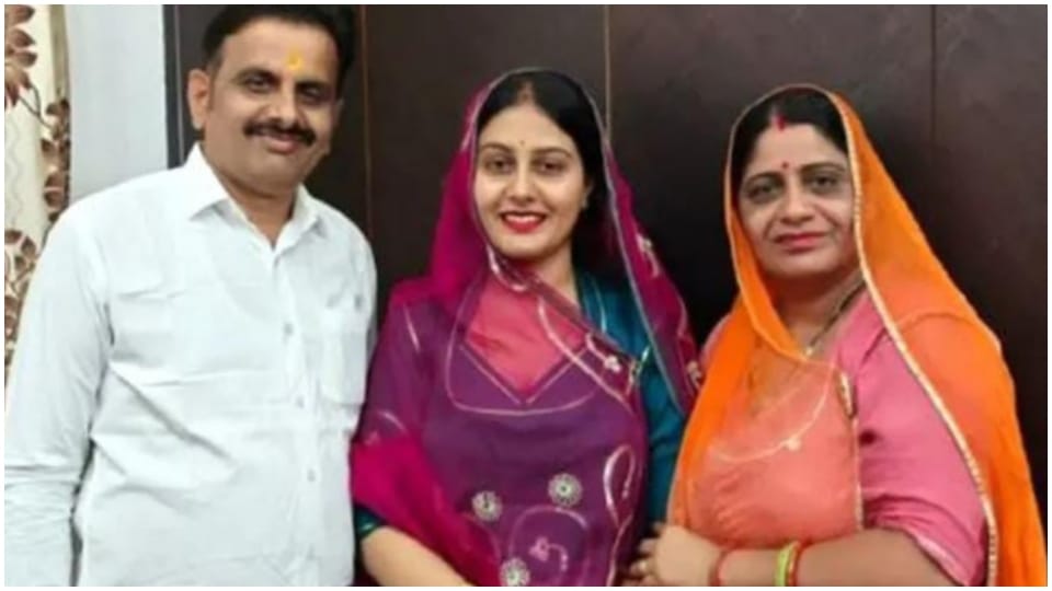 Khushboo Rajpurohit of Balotra going to London to meet her husband died in Ahmedabad plane crash